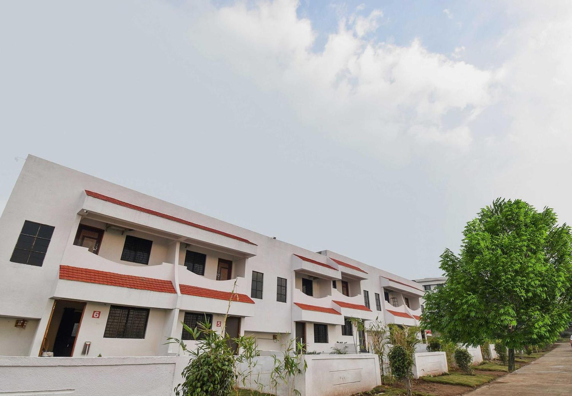 斯波特昂74801嘉年华度假村 Rāipur 外观 照片